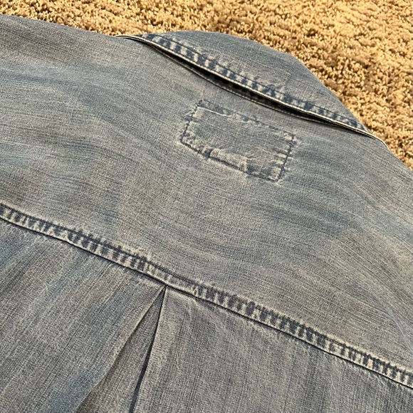 EUC - AEROPOSTALE Blue Chambray Button-down Long-sleeve Shirt in Size LARGE - Picture 6 of 9